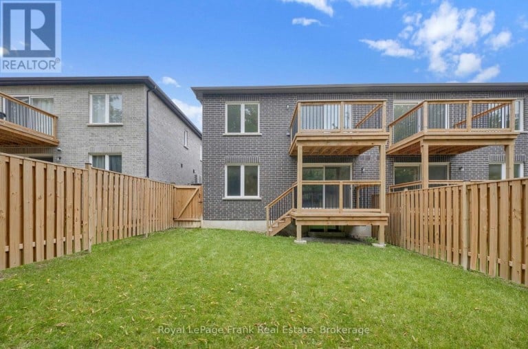 323 ANDERSON AVENUE, Oshawa (McLaughlin), Ontario, L1J2N8