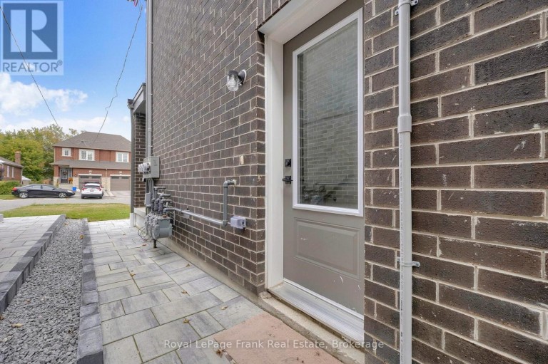 323 ANDERSON AVENUE, Oshawa (McLaughlin), Ontario, L1J2N8