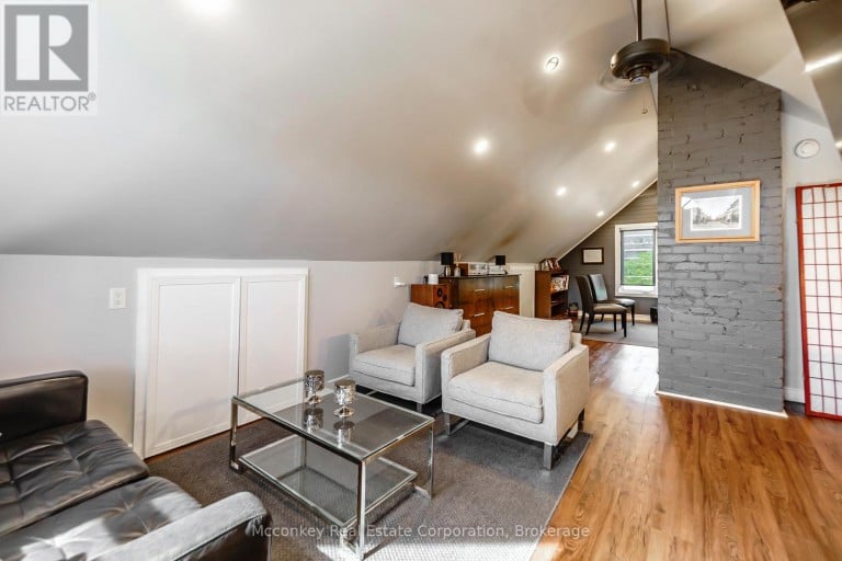 300 AYLMER STREET N, Peterborough (Town Ward 3), Ontario, K9J3K7