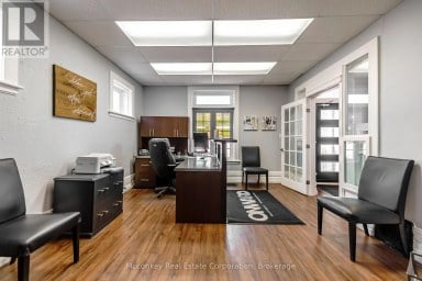 300 AYLMER STREET N Peterborough (Town Ward 3) Ontario photo 7