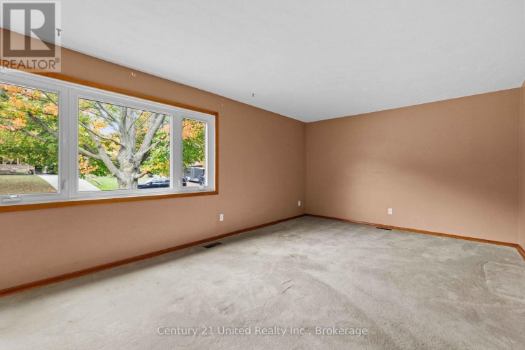 1175 EDMISON DRIVE, Peterborough (Northcrest Ward 5), Ontario, K9H6V2