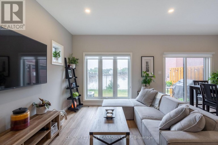 19 - 17 NICHOLSON STREET, Lucan Biddulph (Lucan), Ontario, N0M2J0