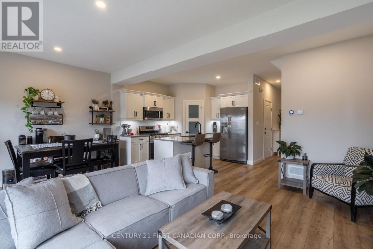 19 - 17 NICHOLSON STREET, Lucan Biddulph (Lucan), Ontario, N0M2J0