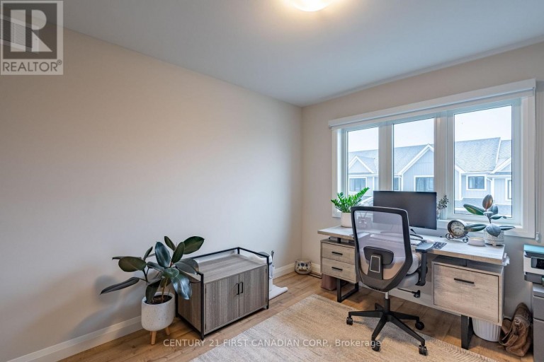 19 - 17 NICHOLSON STREET, Lucan Biddulph (Lucan), Ontario, N0M2J0
