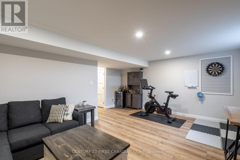 19 - 17 NICHOLSON STREET, Lucan Biddulph (Lucan), Ontario, N0M2J0