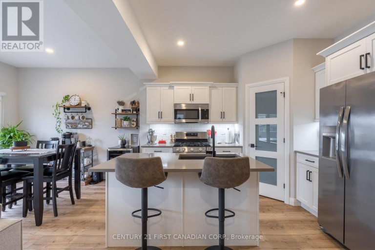 19 - 17 NICHOLSON STREET, Lucan Biddulph (Lucan), Ontario, N0M2J0