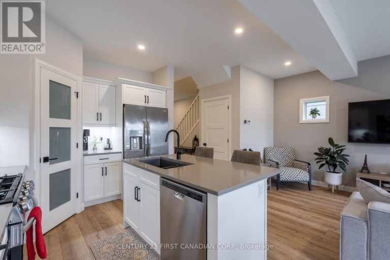 19 - 17 NICHOLSON STREET, Lucan Biddulph (Lucan), Ontario, N0M2J0