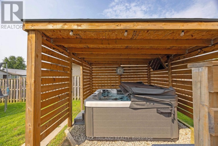 18 TARA COURT, Aylmer, Ontario, N5H0A1