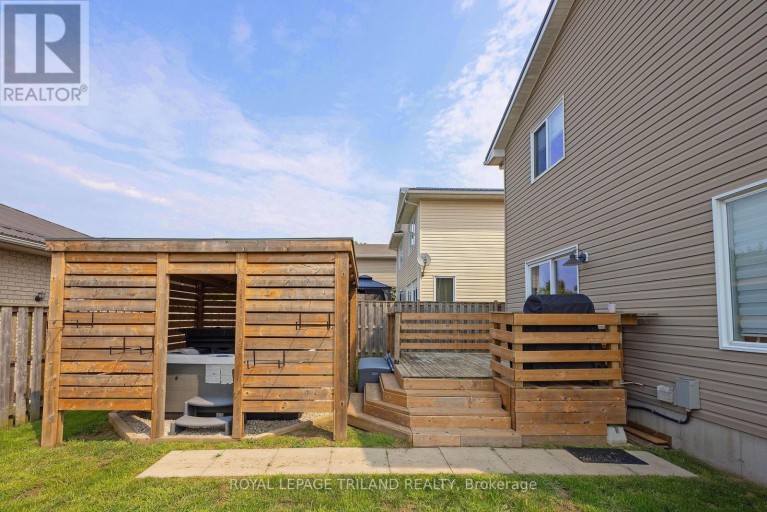 18 TARA COURT, Aylmer, Ontario, N5H0A1