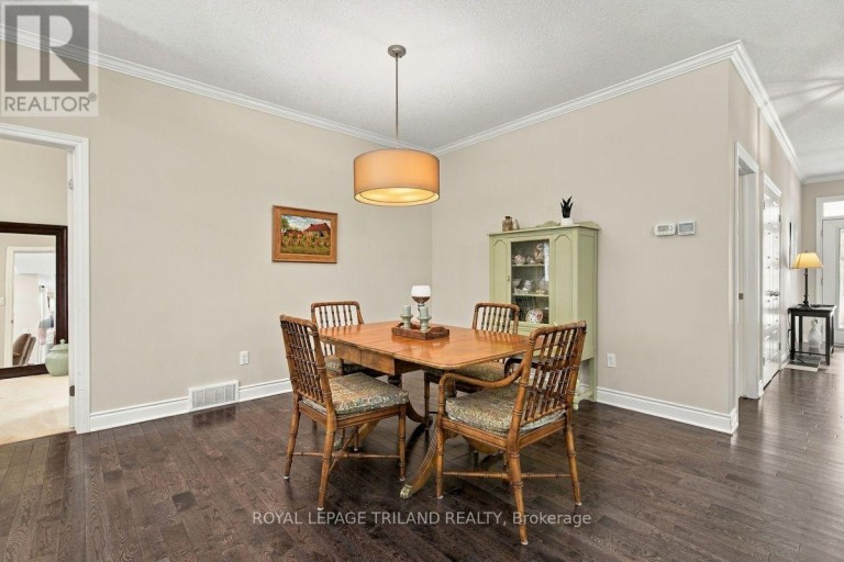 43 HICKORY LANE, St. Thomas, Ontario, N5R6K9