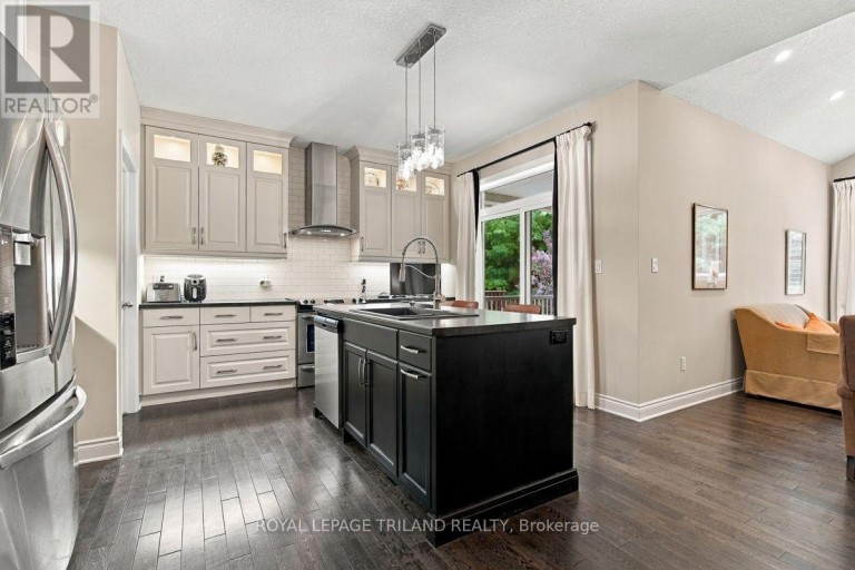 43 HICKORY LANE, St. Thomas, Ontario, N5R6K9