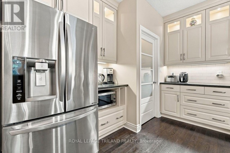 43 HICKORY LANE, St. Thomas, Ontario, N5R6K9