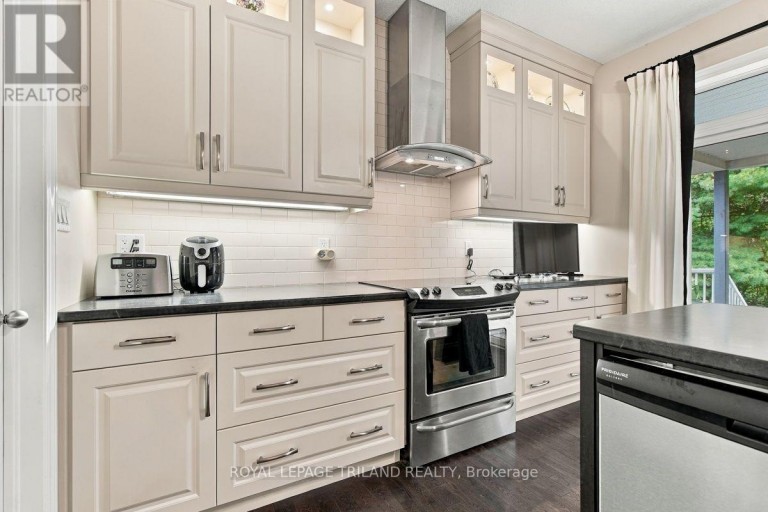 43 HICKORY LANE, St. Thomas, Ontario, N5R6K9