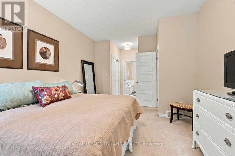 43 HICKORY LANE, St. Thomas, Ontario, N5R6K9