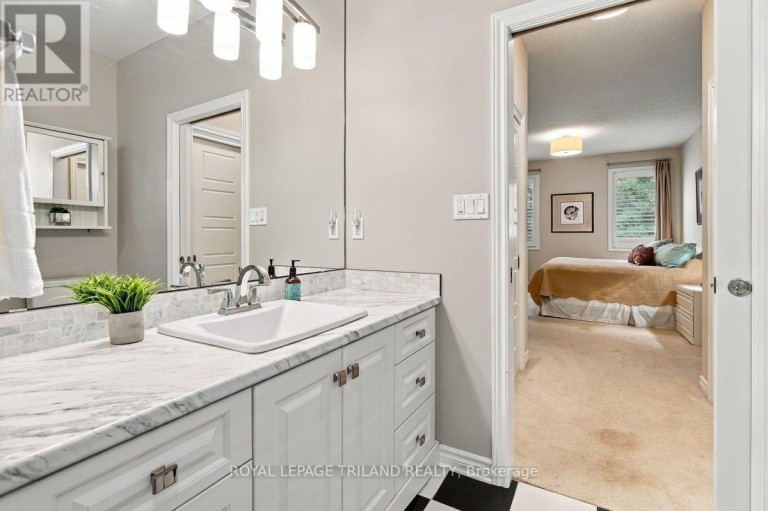 43 HICKORY LANE, St. Thomas, Ontario, N5R6K9