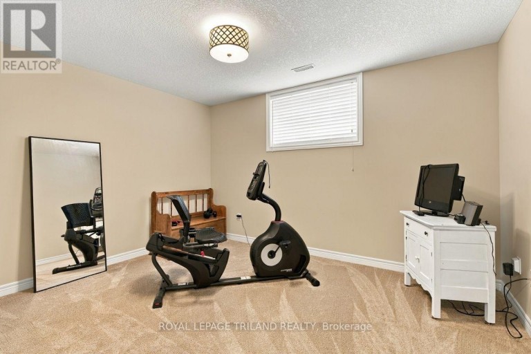 43 HICKORY LANE, St. Thomas, Ontario, N5R6K9