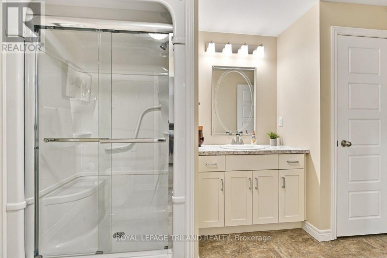 43 HICKORY LANE, St. Thomas, Ontario, N5R6K9