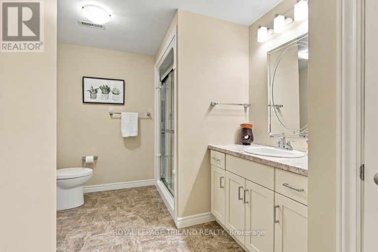 43 HICKORY LANE, St. Thomas, Ontario, N5R6K9