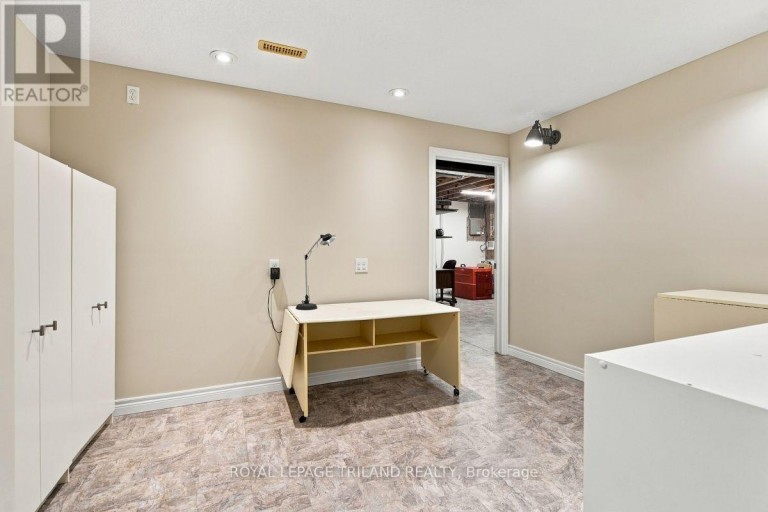 43 HICKORY LANE, St. Thomas, Ontario, N5R6K9