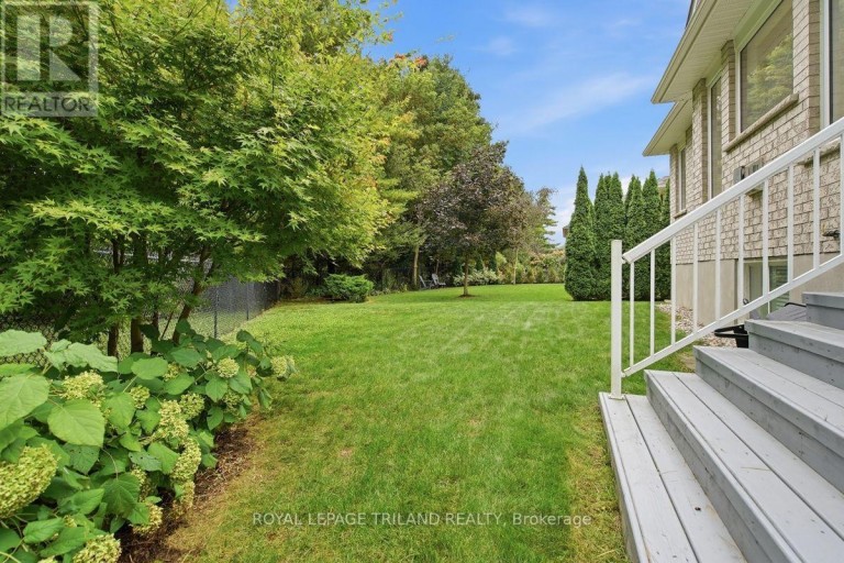43 HICKORY LANE, St. Thomas, Ontario, N5R6K9