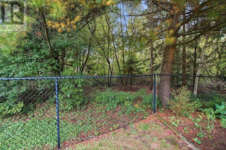 43 HICKORY LANE, St. Thomas, Ontario, N5R6K9