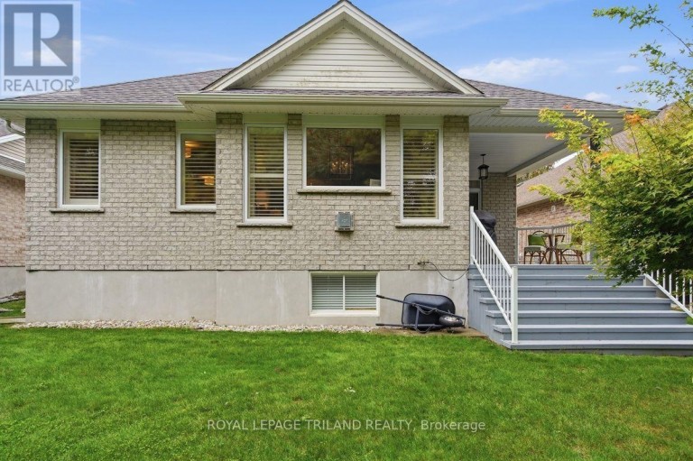43 HICKORY LANE, St. Thomas, Ontario, N5R6K9