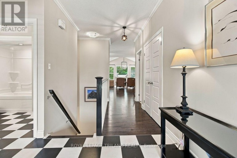 43 HICKORY LANE, St. Thomas, Ontario, N5R6K9