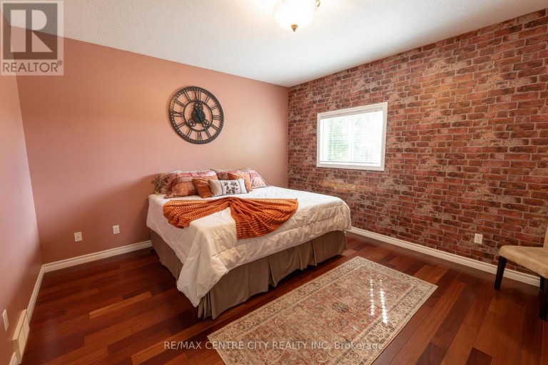 19 HAMILTON STREET, North Middlesex (Ailsa Craig), Ontario, N0M1A0