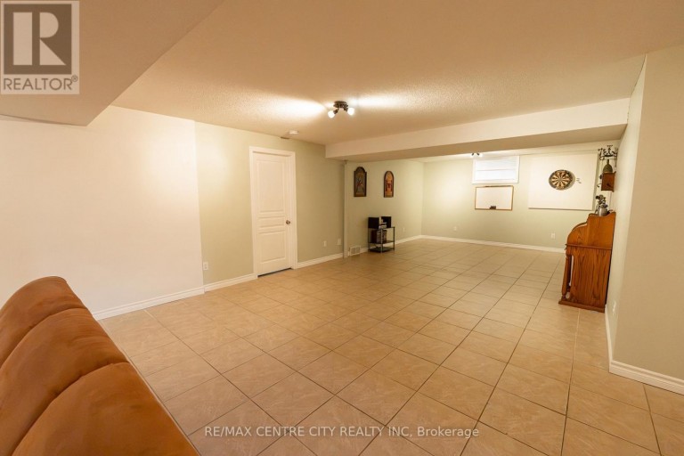 19 HAMILTON STREET, North Middlesex (Ailsa Craig), Ontario, N0M1A0