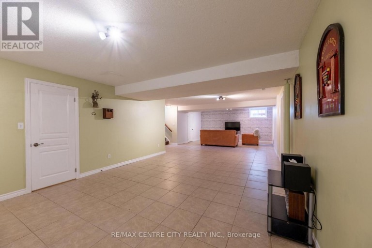 19 HAMILTON STREET, North Middlesex (Ailsa Craig), Ontario, N0M1A0
