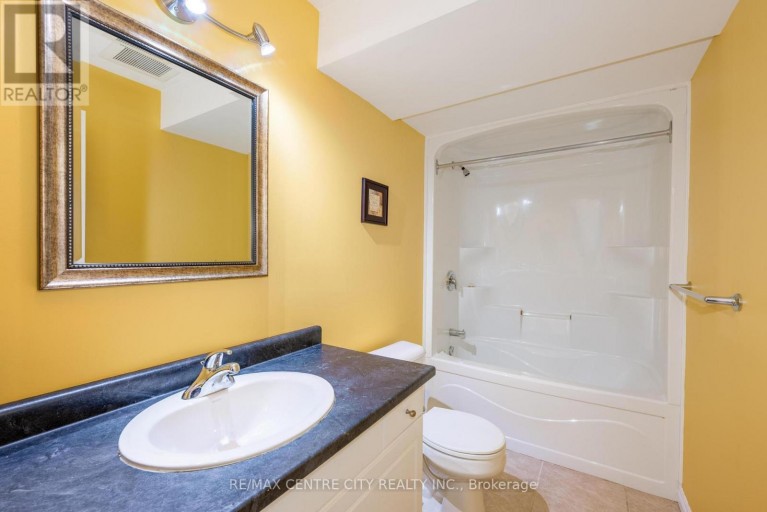 19 HAMILTON STREET, North Middlesex (Ailsa Craig), Ontario, N0M1A0