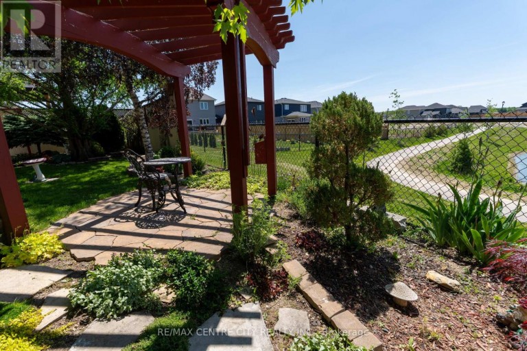 19 HAMILTON STREET, North Middlesex (Ailsa Craig), Ontario, N0M1A0
