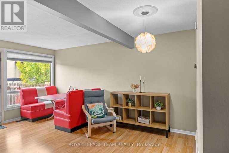 128 MCCLINTOCK WAY, Ottawa, Ontario, K2L2A4
