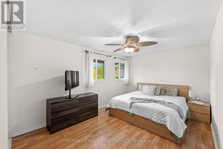 128 MCCLINTOCK WAY, Ottawa, Ontario, K2L2A4