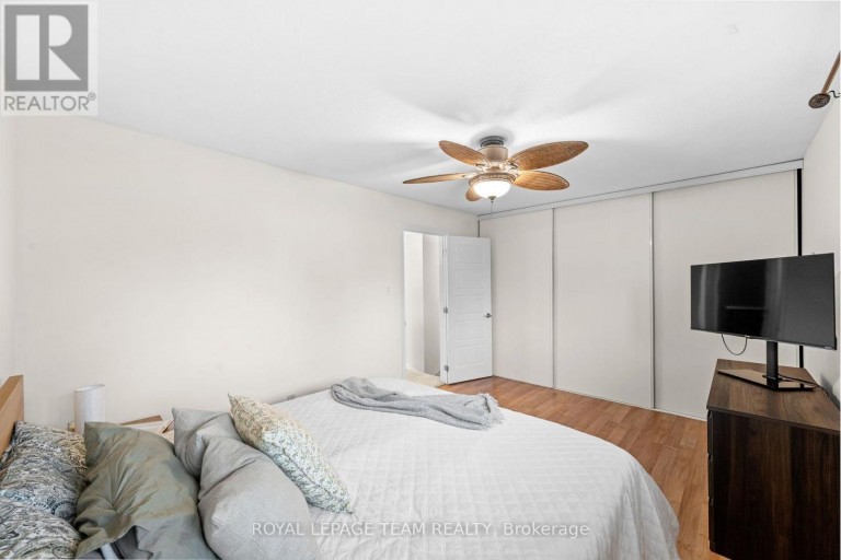 128 MCCLINTOCK WAY, Ottawa, Ontario, K2L2A4