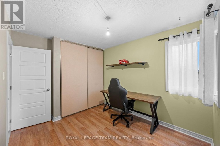 128 MCCLINTOCK WAY, Ottawa, Ontario, K2L2A4