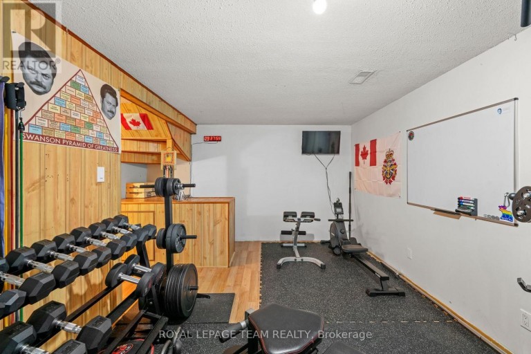 128 MCCLINTOCK WAY, Ottawa, Ontario, K2L2A4