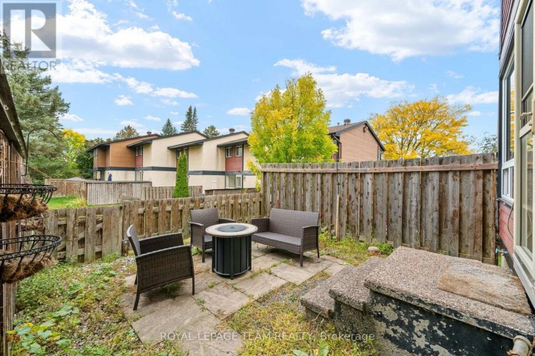 128 MCCLINTOCK WAY, Ottawa, Ontario, K2L2A4