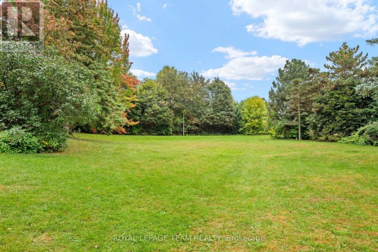 128 MCCLINTOCK WAY, Ottawa, Ontario, K2L2A4