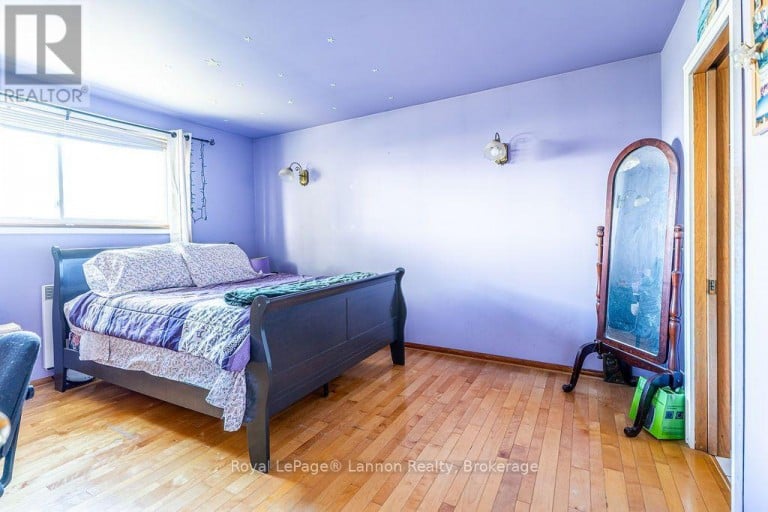 210 POWLEY STREET, Thunder Bay (Court / Cumberland), Ontario, P7A2K9