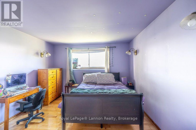 210 POWLEY STREET, Thunder Bay (Court / Cumberland), Ontario, P7A2K9