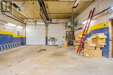210 POWLEY STREET Thunder Bay (Court / Cumberland) Ontario photo 31