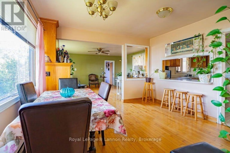210 POWLEY STREET, Thunder Bay (Court / Cumberland), Ontario, P7A2K9