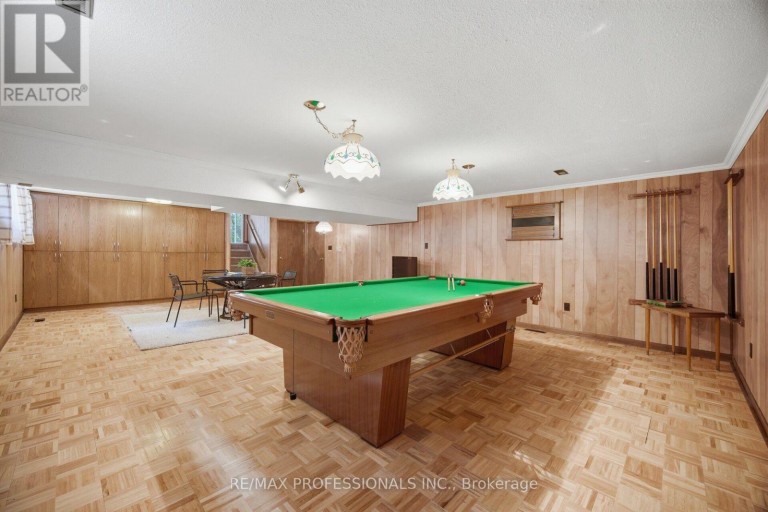 90 PECKHAM AVENUE, Toronto (Newtonbrook West), Ontario, M2R2V5