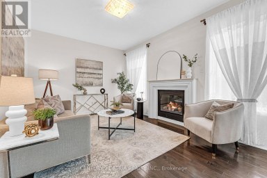 468 KWAPIS BOULEVARD Newmarket (Woodland Hill) Ontario photo 1
