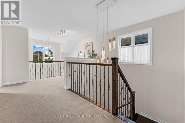 468 KWAPIS BOULEVARD, Newmarket (Woodland Hill), Ontario, L3X3K5