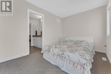 468 KWAPIS BOULEVARD Newmarket (Woodland Hill) Ontario photo 12