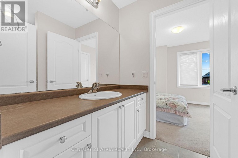468 KWAPIS BOULEVARD, Newmarket (Woodland Hill), Ontario, L3X3K5
