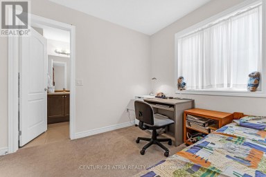 468 KWAPIS BOULEVARD Newmarket (Woodland Hill) Ontario photo 18