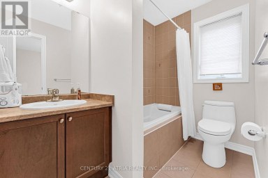 468 KWAPIS BOULEVARD Newmarket (Woodland Hill) Ontario photo 19